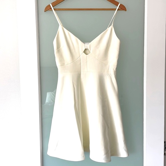 New LIKELY Mini Dress - Picture 1 of 8